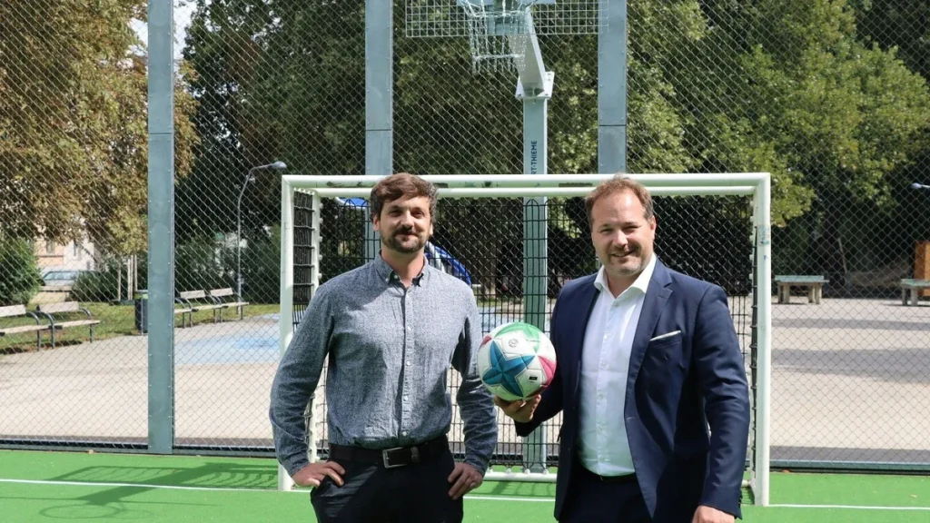 Ballspielkäfig Heiligenstädter Park: Neuer 6-Meter-Zaun schützt Döblinger Anrainer